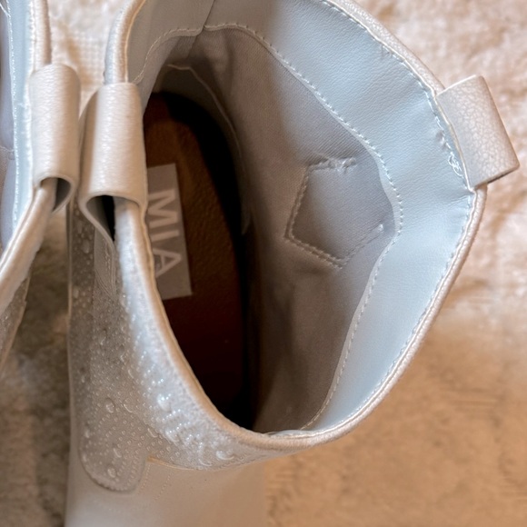 Cowgirl Booties Light Tan White Pearl Studded Western Boots Block Heel Size 7 - Picture 4 of 7